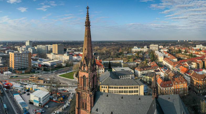 Panorama Luftbildaufnahme am 08.02.2020 in Karlsruhe, Durlacher Tor, Germany