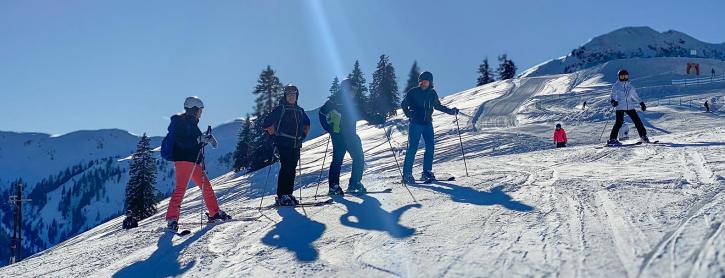 Skifahrer auf Piste