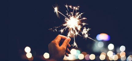 Wunderkerze und Feuerwerk