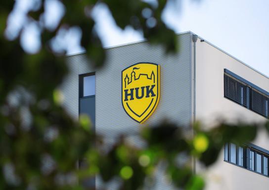 Ein Nebengebäude der HUK-COBURG Zentrale von außen