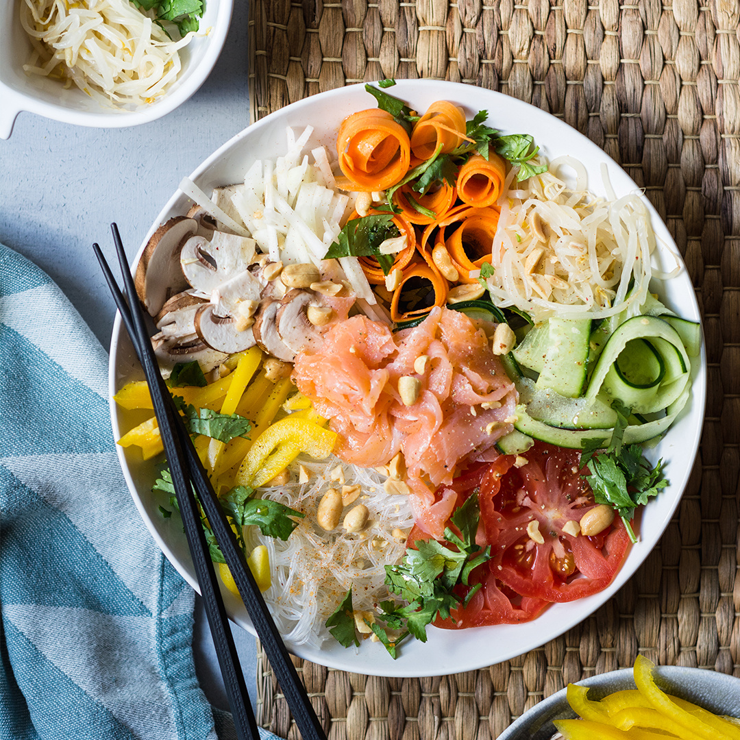 Buddha Bowl mit Räucherlachs