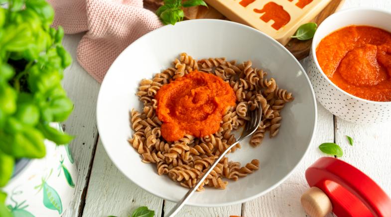 Nudeln mit Tomatensoße für Kinder