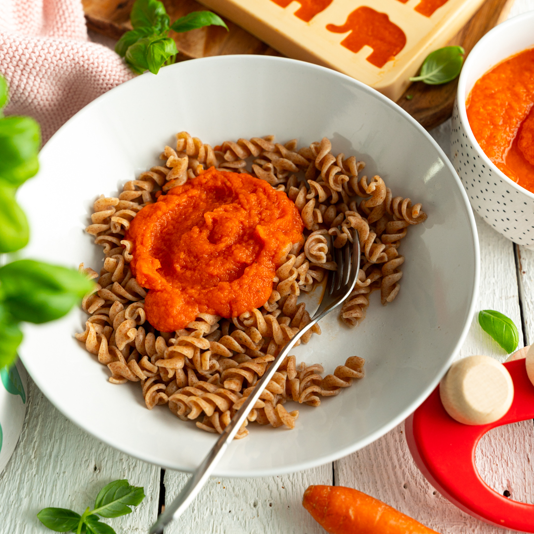 Nudeln mit Tomatensoße für Kinder