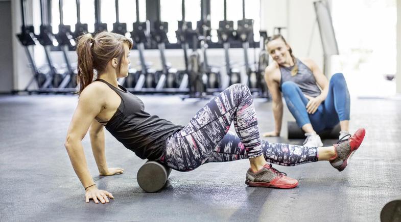 Frauen beim Faszien-Training