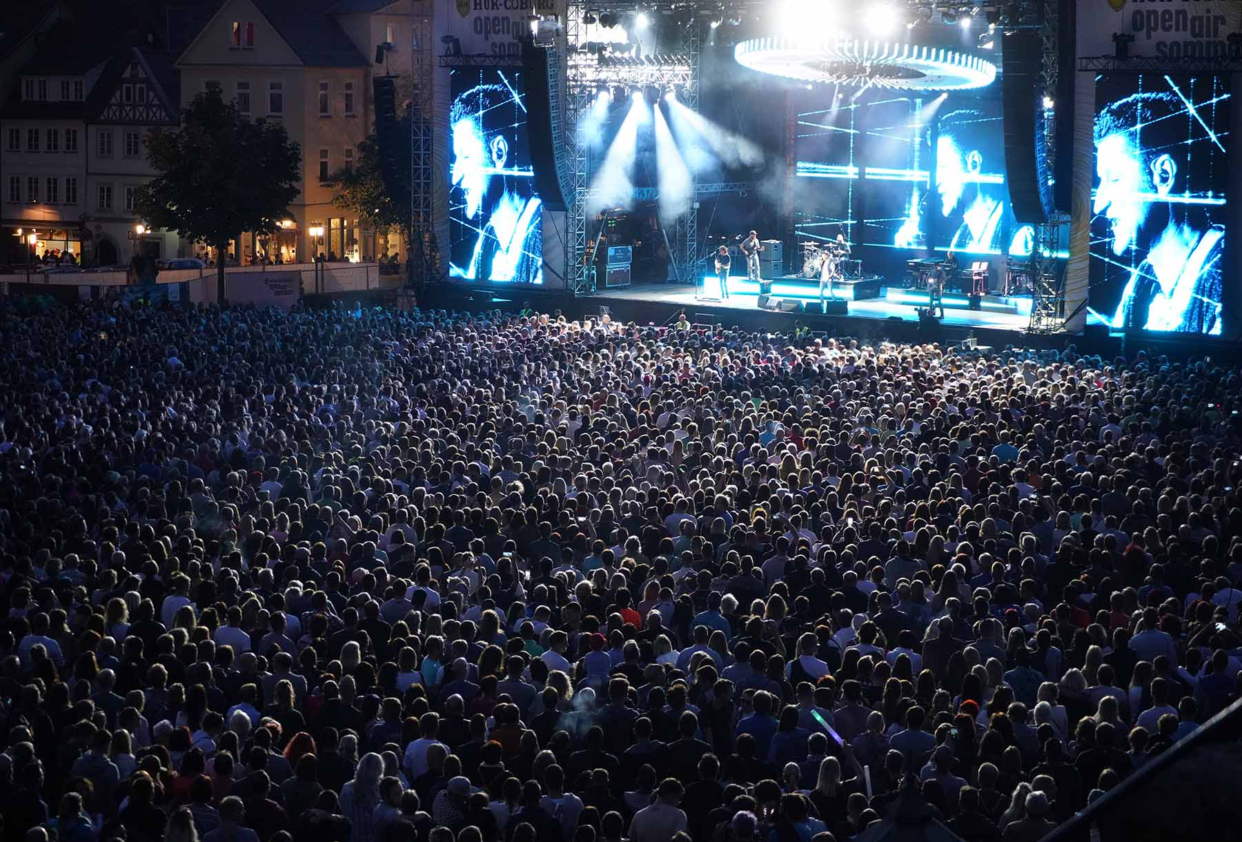 Foto vom Openair-Sommer der HUK-COBURG auf dem Schlossplatz