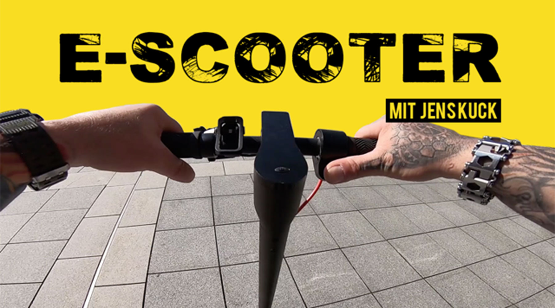 Titelbild zum Video Kfz-Haftpflicht- und Teilkasko-Versicherung für E-Scooter mit Jens Kuck